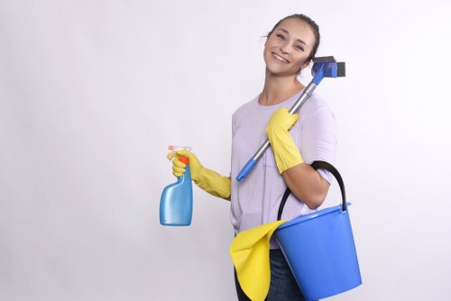 Professional cleaning of desks and shared office surfaces in Finsburypark